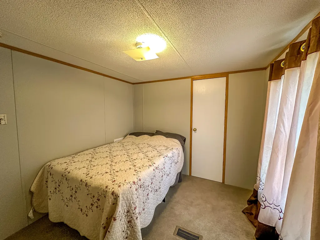 460 N Lake Drive Burnside KY 42519