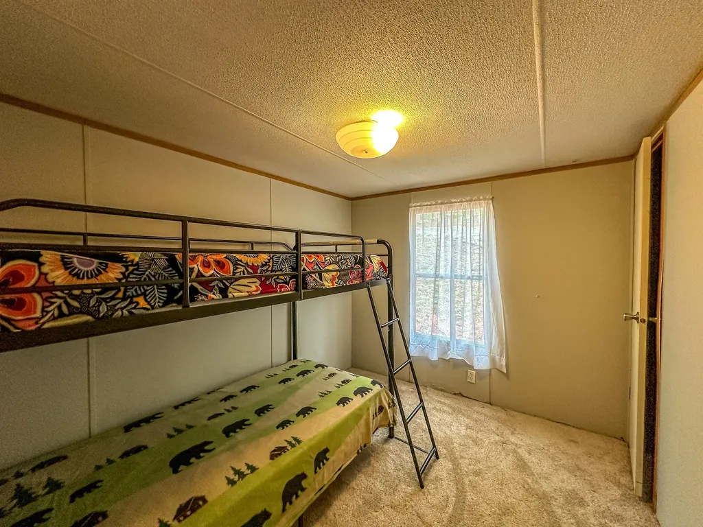 460 N Lake Drive Burnside KY 42519