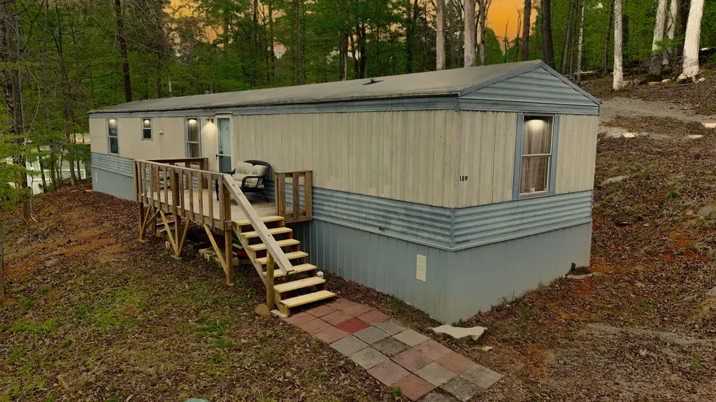 460 N Lake Drive Burnside KY 42519