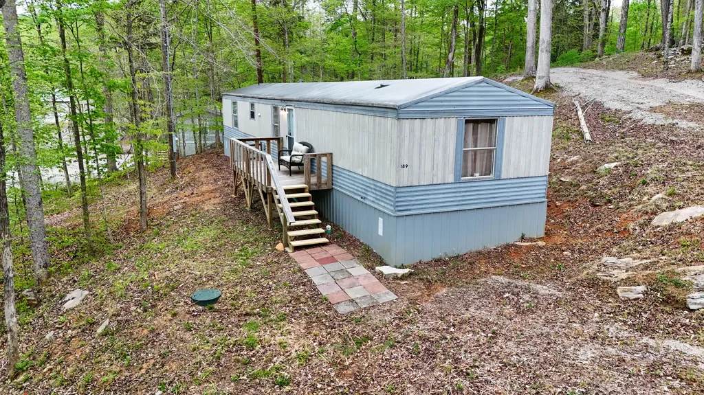460 N Lake Drive Burnside KY 42519