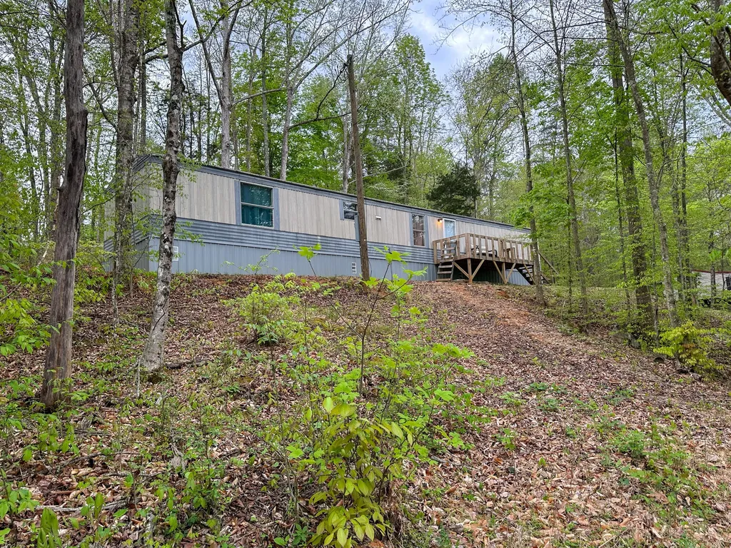 460 N Lake Drive Burnside KY 42519