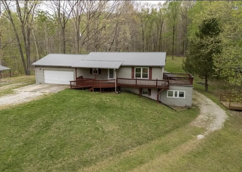 6130 Hardwicks Creek Road Clay City KY 40312