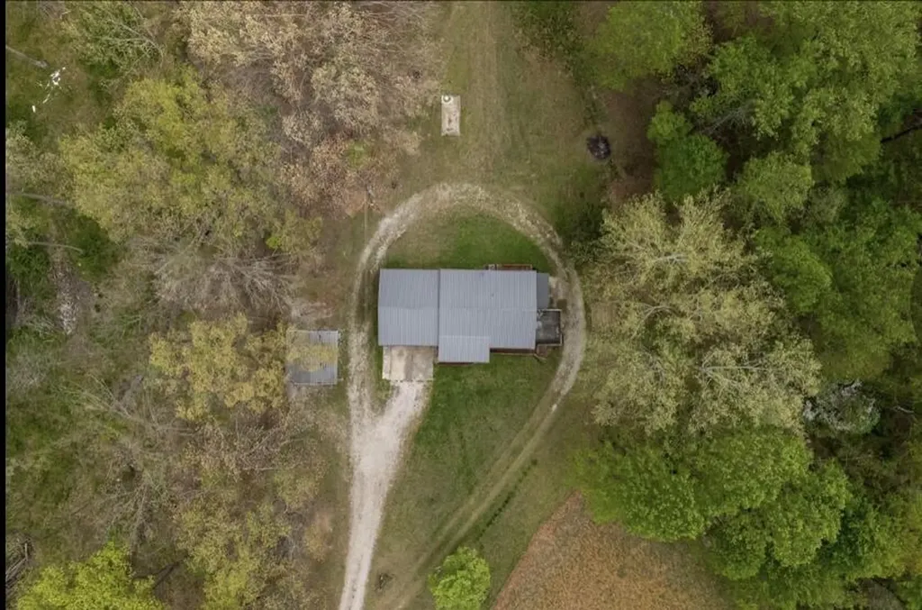6130 Hardwicks Creek Road Clay City KY 40312