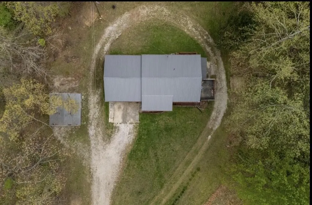6130 Hardwicks Creek Road Clay City KY 40312