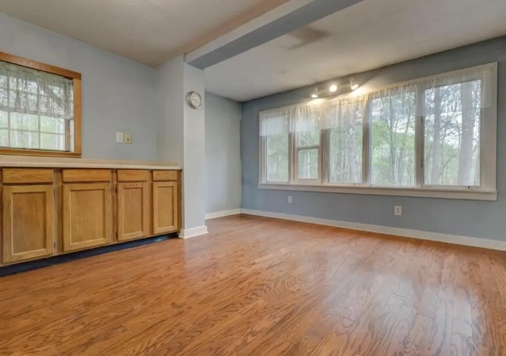 6130 Hardwicks Creek Road Clay City KY 40312