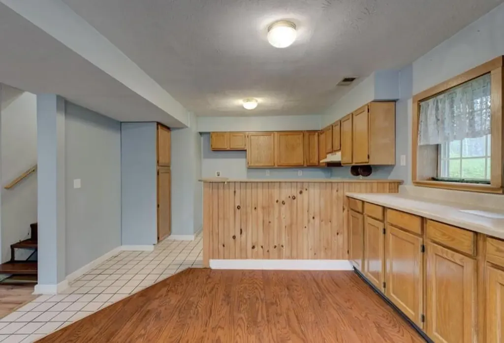6130 Hardwicks Creek Road Clay City KY 40312