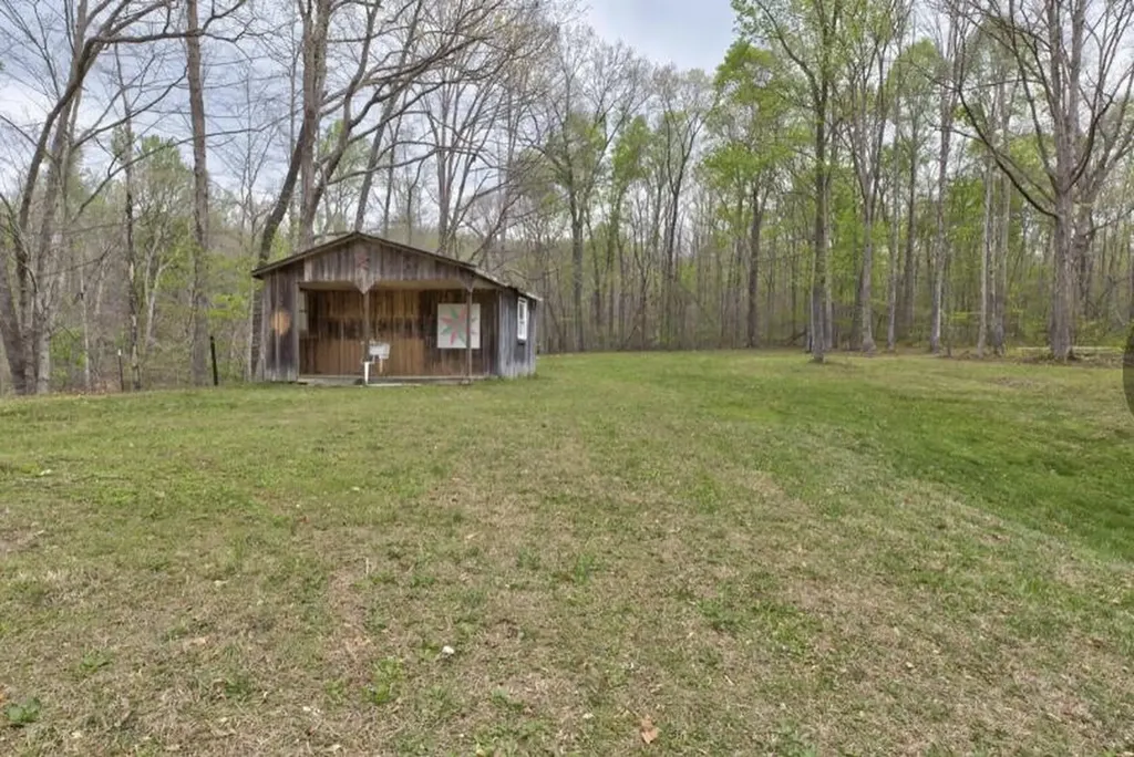 6130 Hardwicks Creek Road Clay City KY 40312