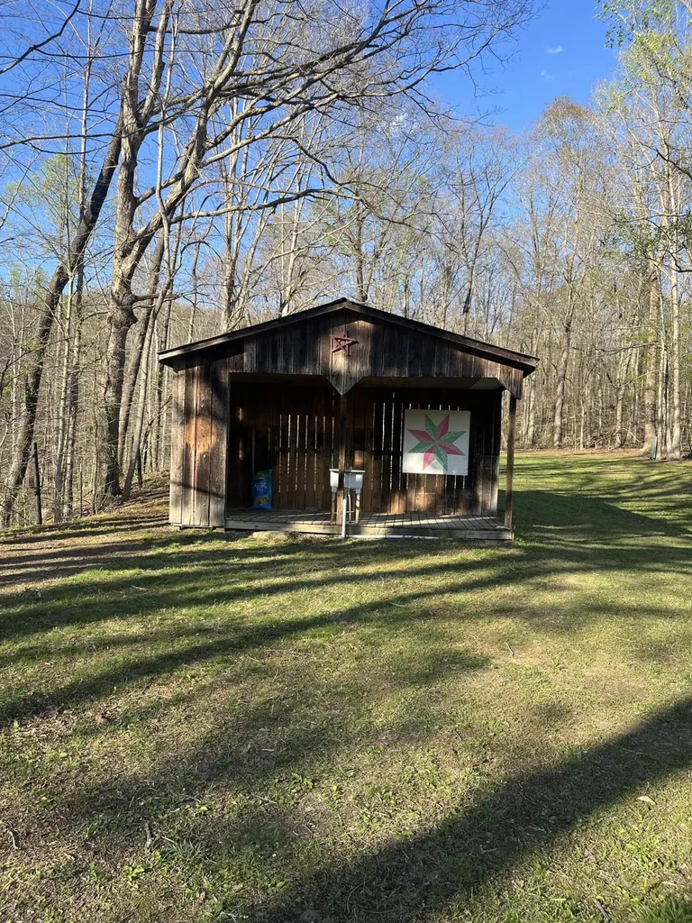 6130 Hardwicks Creek Road Clay City KY 40312