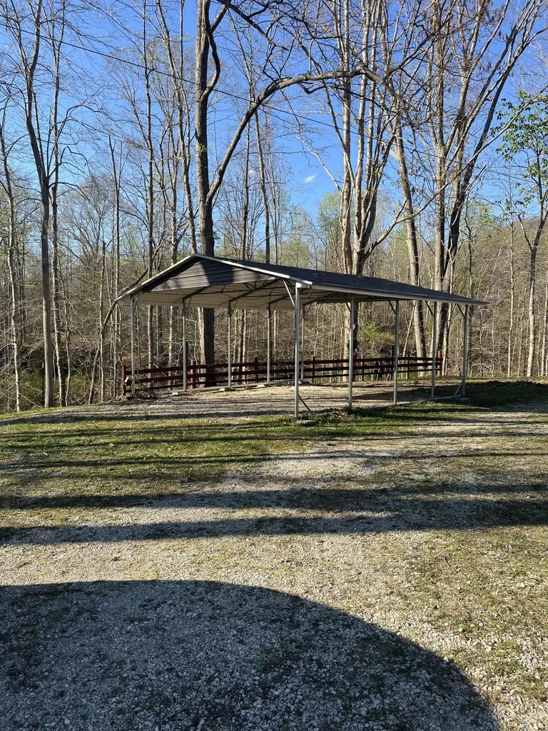 6130 Hardwicks Creek Road Clay City KY 40312