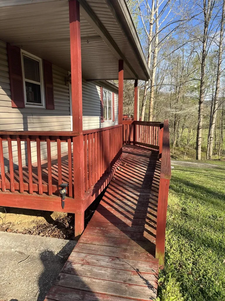 6130 Hardwicks Creek Road Clay City KY 40312
