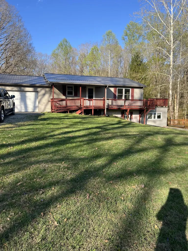 6130 Hardwicks Creek Road Clay City KY 40312