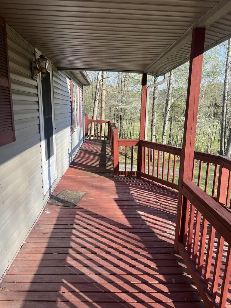 6130 Hardwicks Creek Road Clay City KY 40312