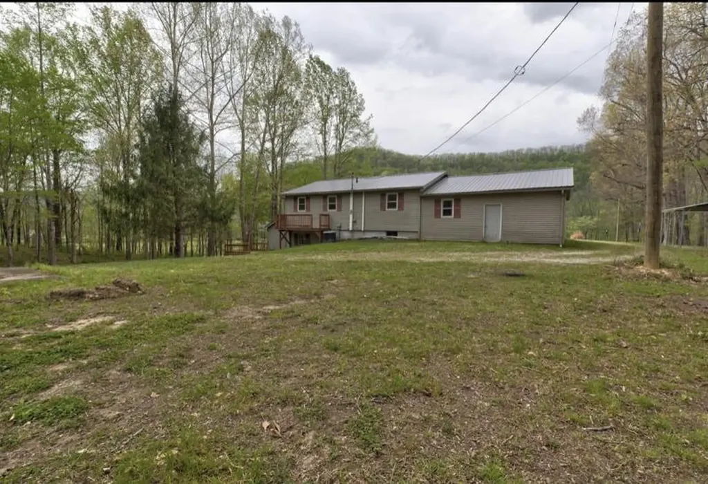 6130 Hardwicks Creek Road Clay City KY 40312