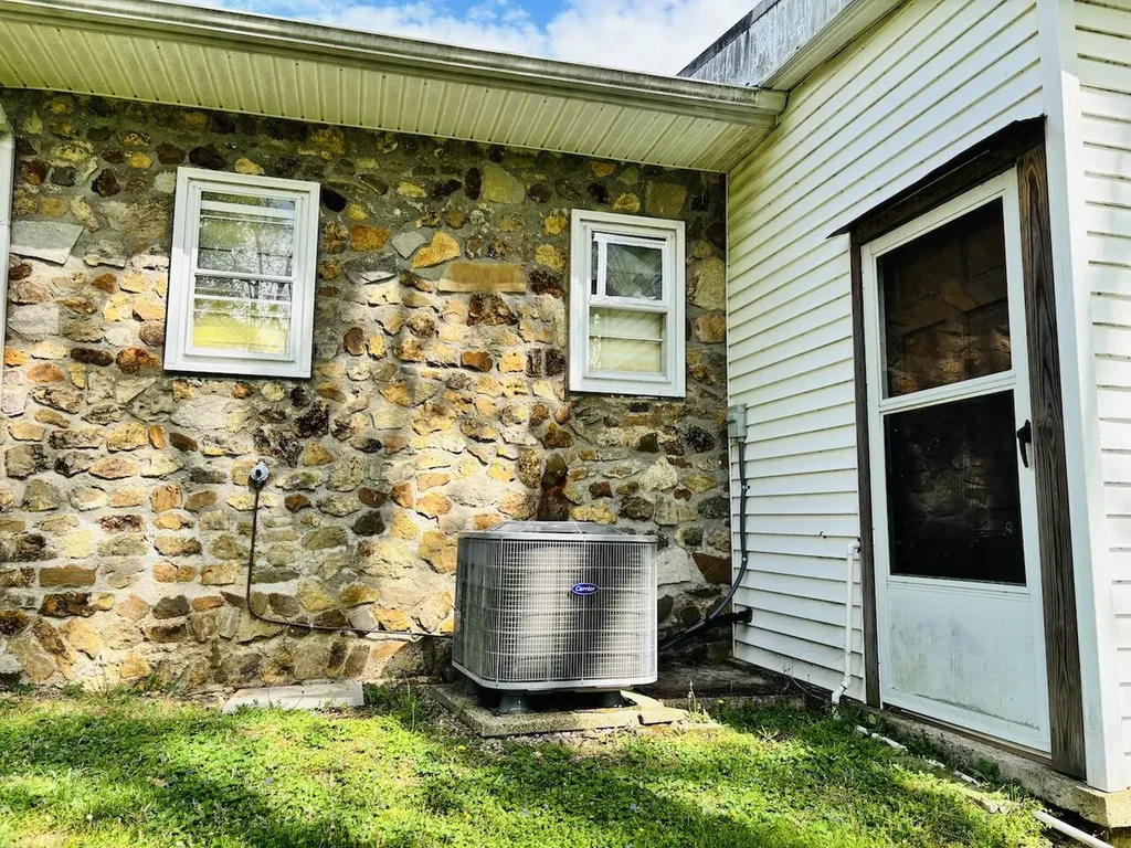 1265 Thornton Road Russell Springs KY 42642