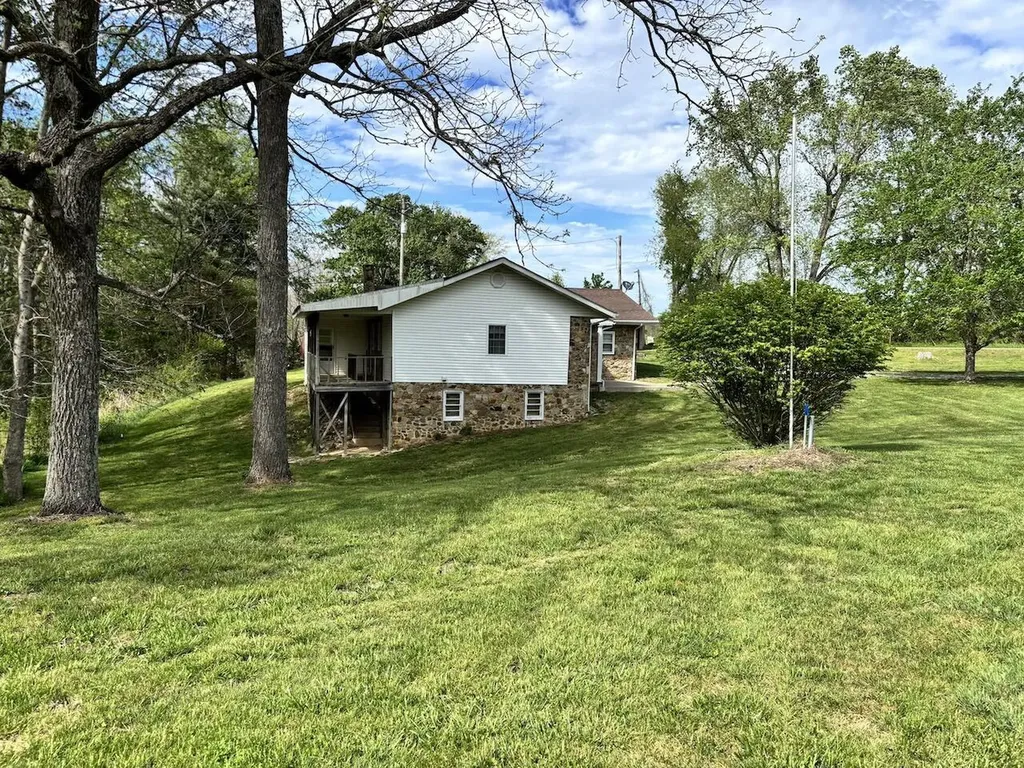 1265 Thornton Road Russell Springs KY 42642