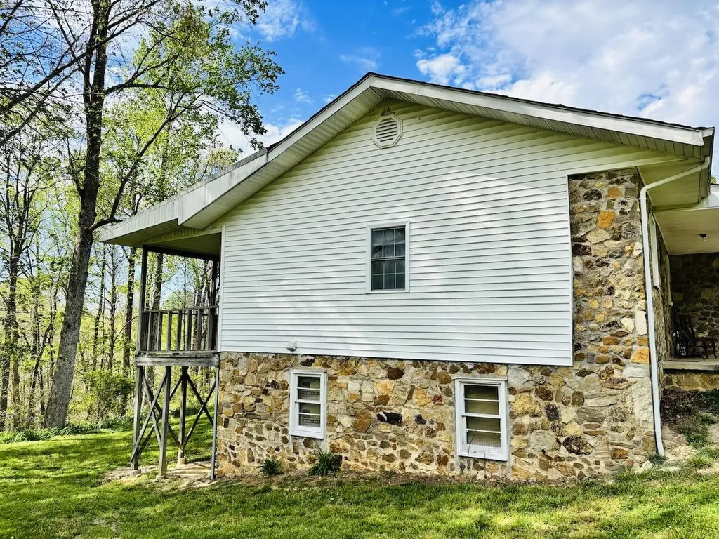 1265 Thornton Road Russell Springs KY 42642