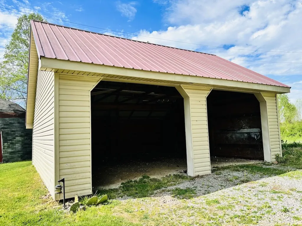 1265 Thornton Road Russell Springs KY 42642