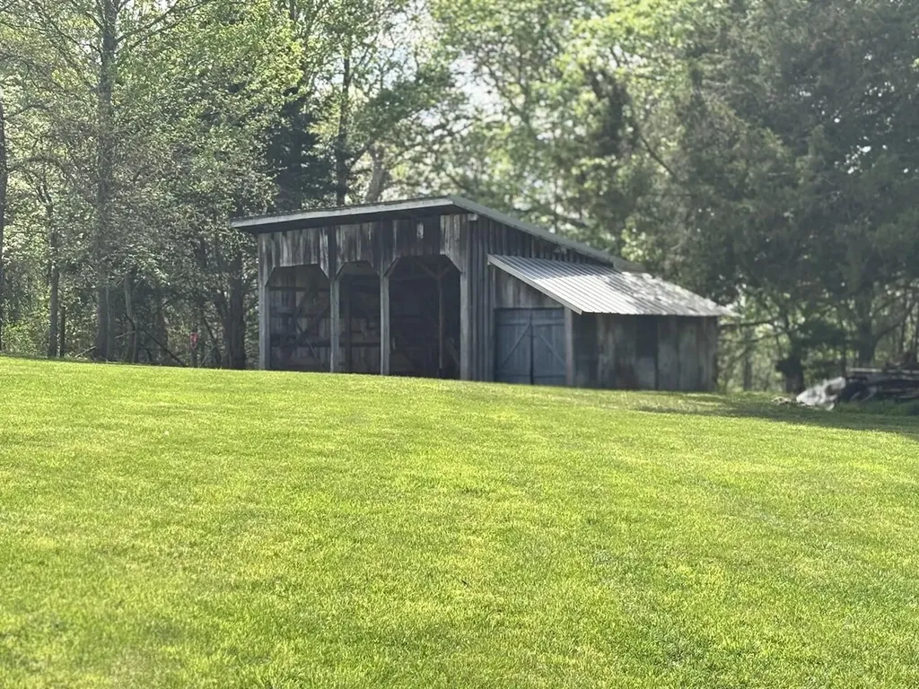 1265 Thornton Road Russell Springs KY 42642