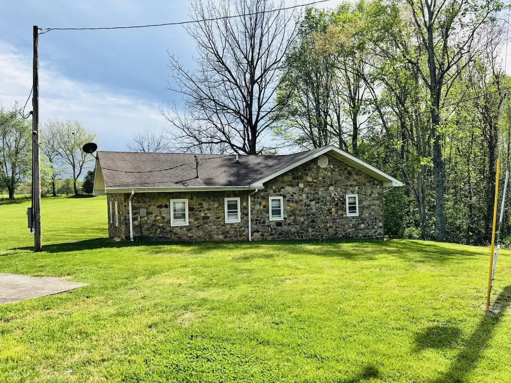 1265 Thornton Road Russell Springs KY 42642