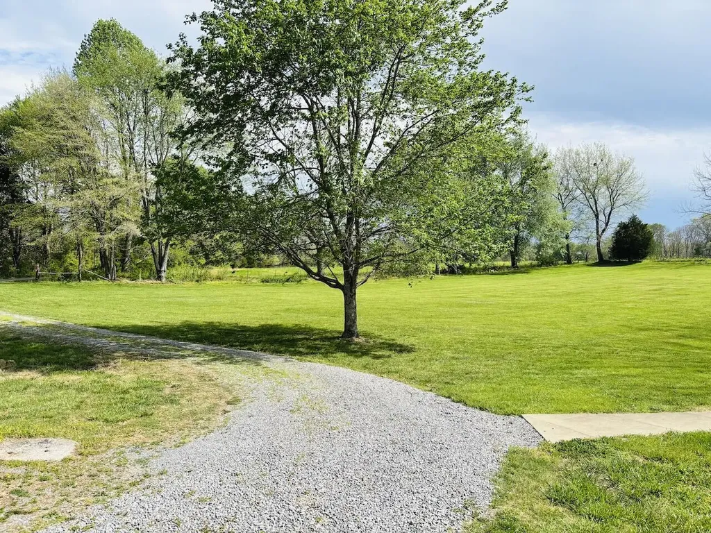 1265 Thornton Road Russell Springs KY 42642