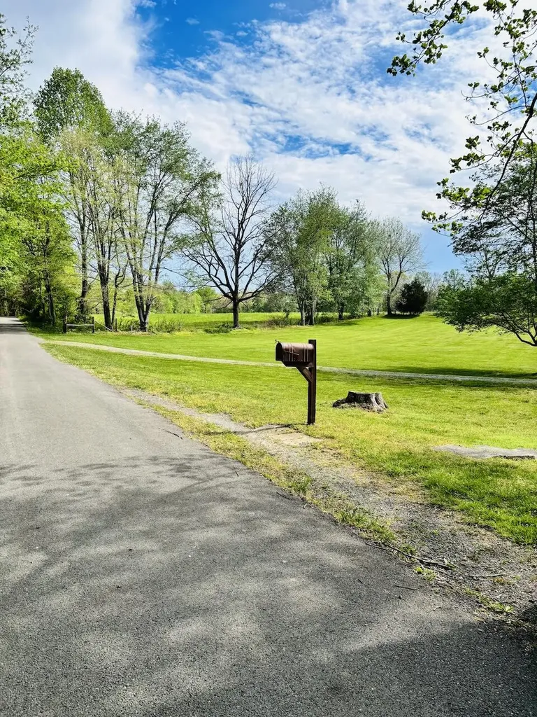 1265 Thornton Road Russell Springs KY 42642