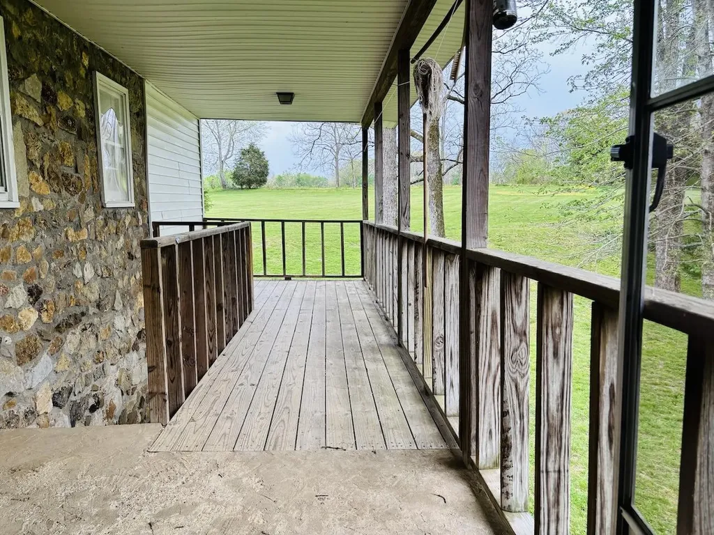 1265 Thornton Road Russell Springs KY 42642