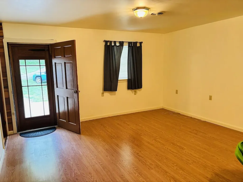 1265 Thornton Road Russell Springs KY 42642