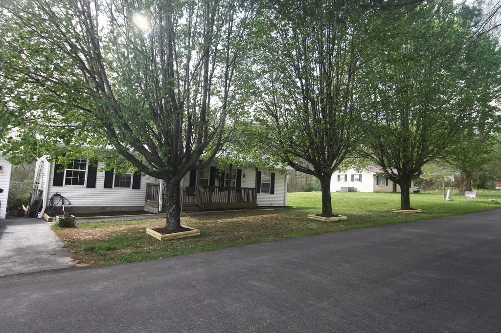 1742 Jackson County High School Road Mckee KY 40447