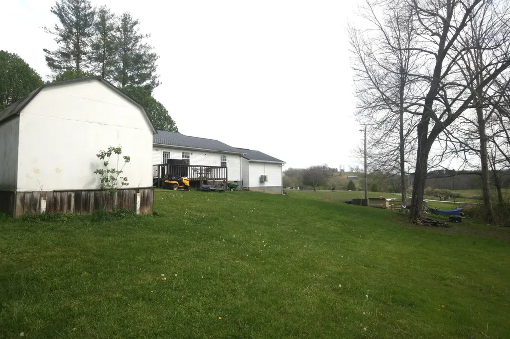 1742 Jackson County High School Road Mckee KY 40447