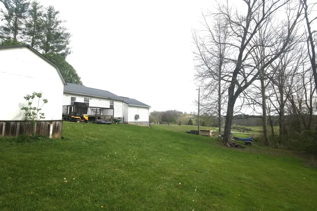 1742 Jackson County High School Road Mckee KY 40447