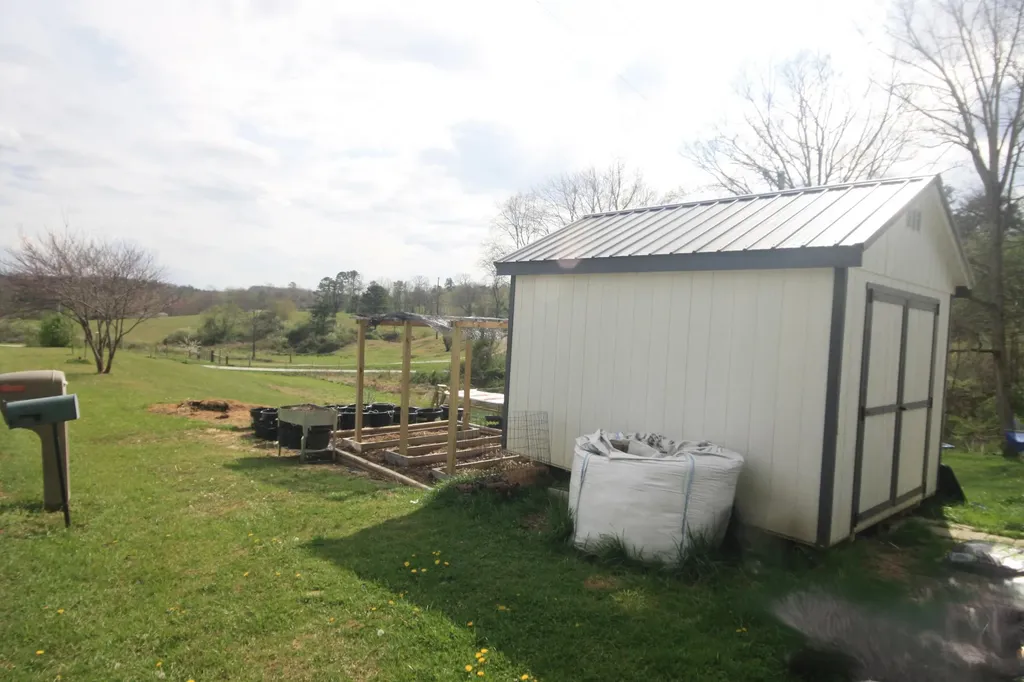 1742 Jackson County High School Road Mckee KY 40447