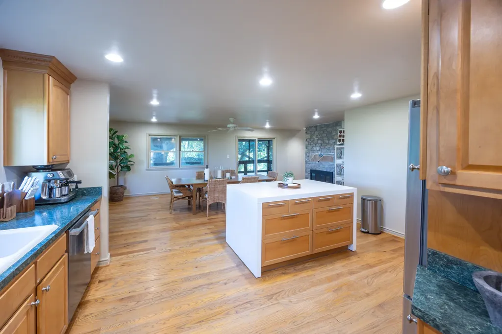 4462 Mount Horeb Pike Lexington KY 40511
