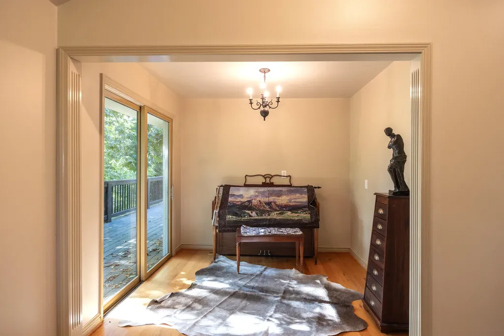 4462 Mount Horeb Pike Lexington KY 40511