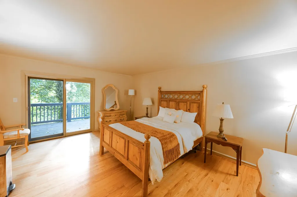 4462 Mount Horeb Pike Lexington KY 40511