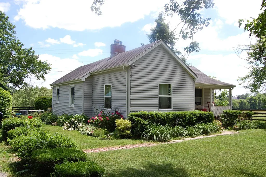 4462 Mount Horeb Pike Lexington KY 40511