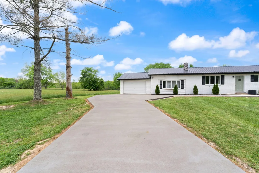 1726 Mildred Road Mckee KY 40447