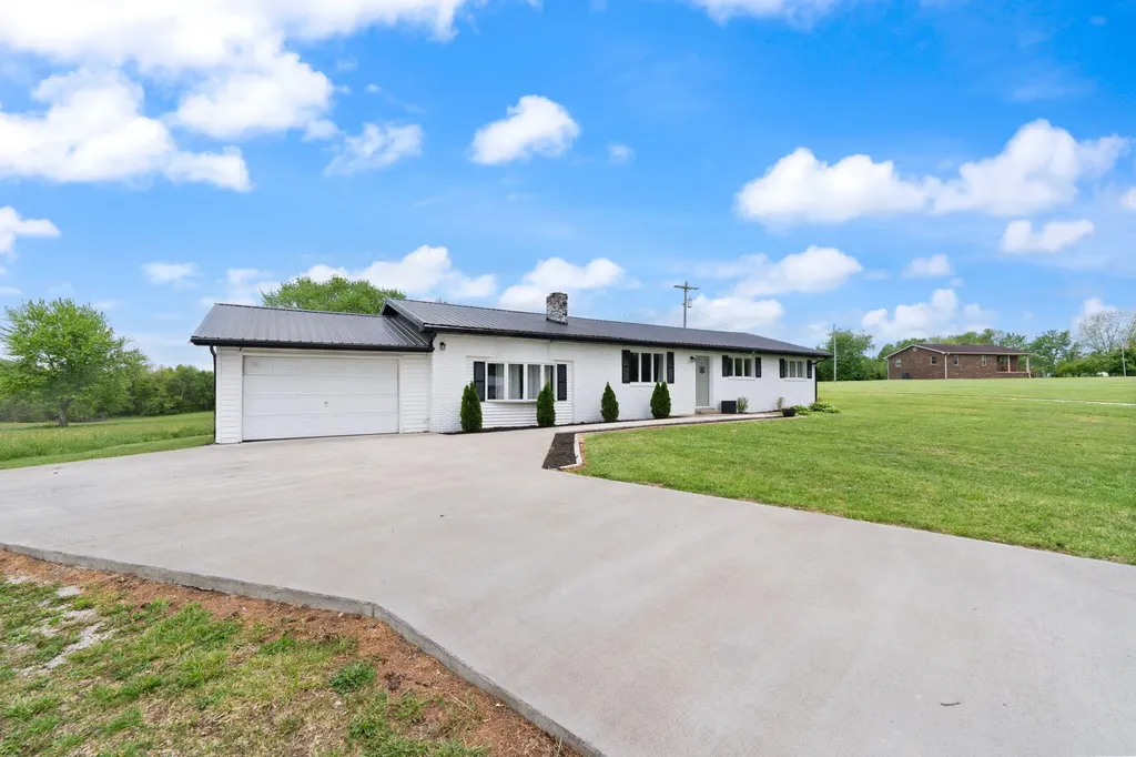 1726 Mildred Road Mckee KY 40447