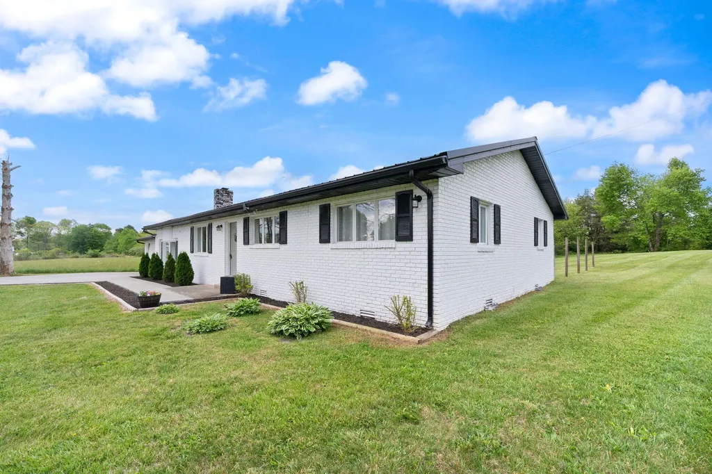 1726 Mildred Road Mckee KY 40447