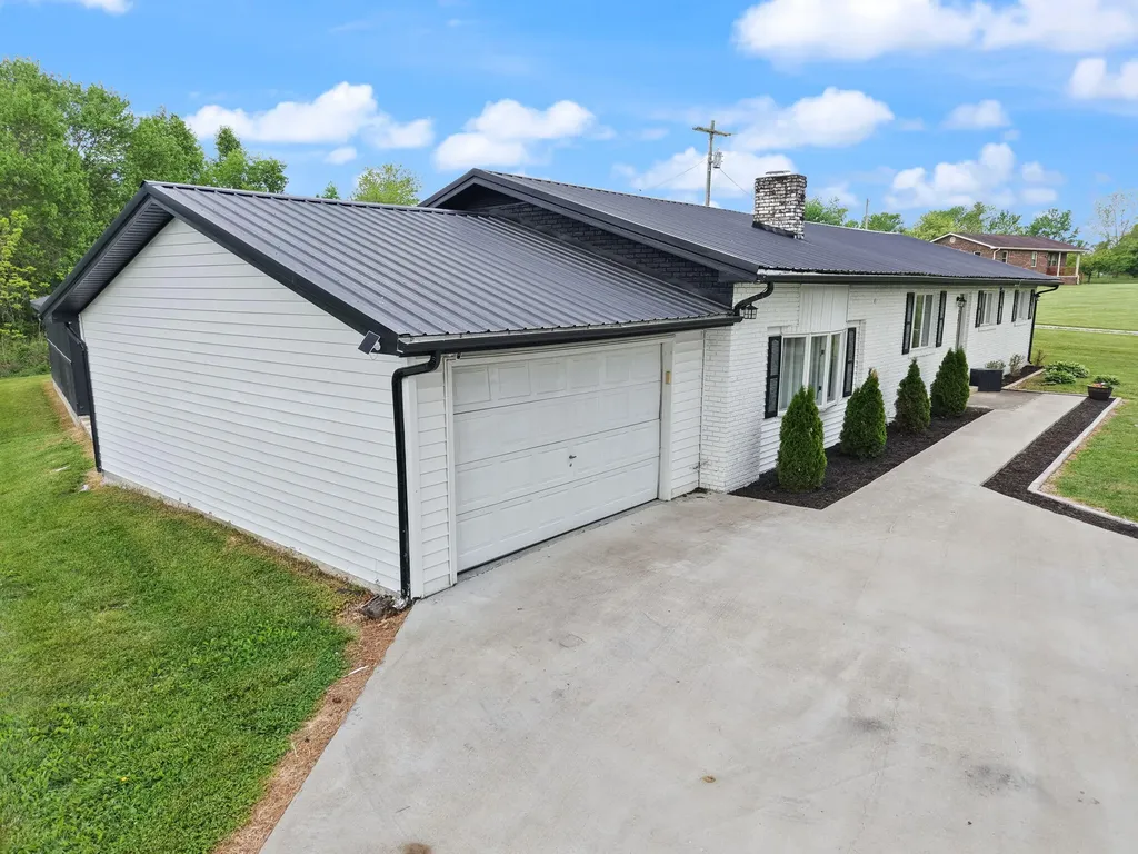 1726 Mildred Road Mckee KY 40447
