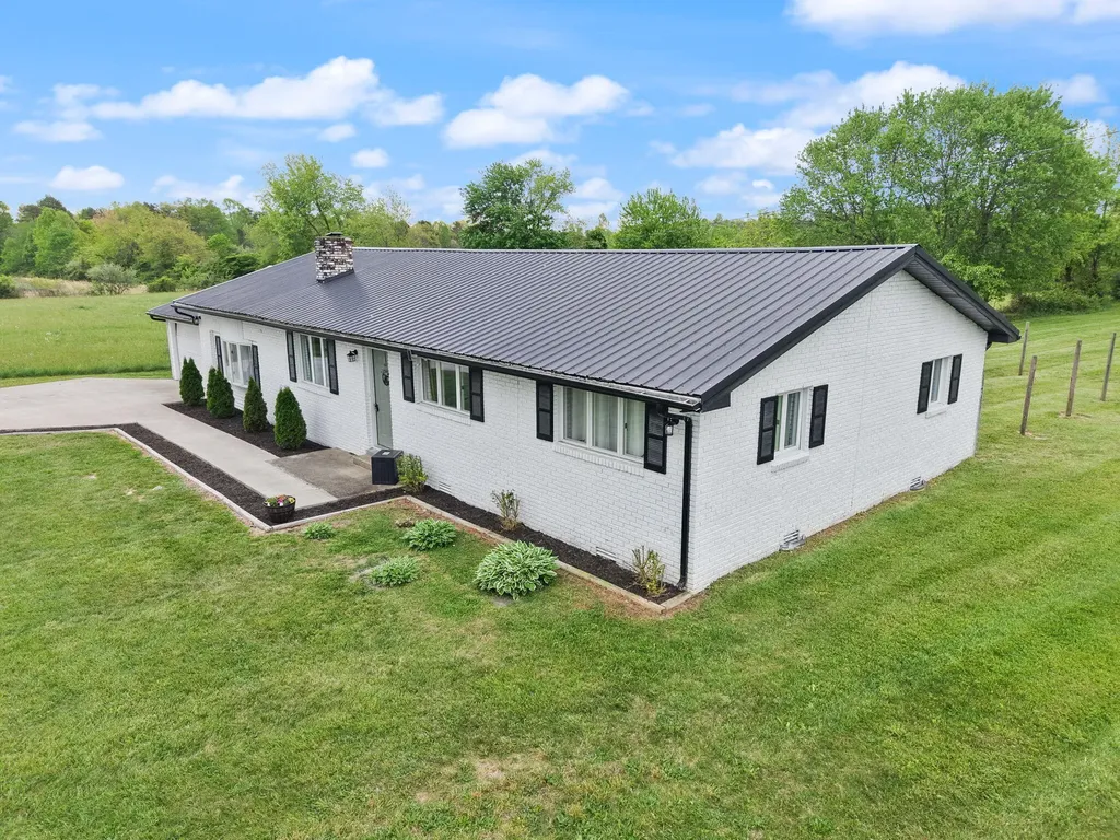 1726 Mildred Road Mckee KY 40447