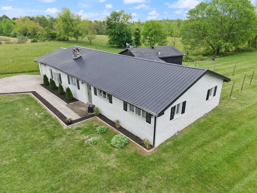 1726 Mildred Road Mckee KY 40447