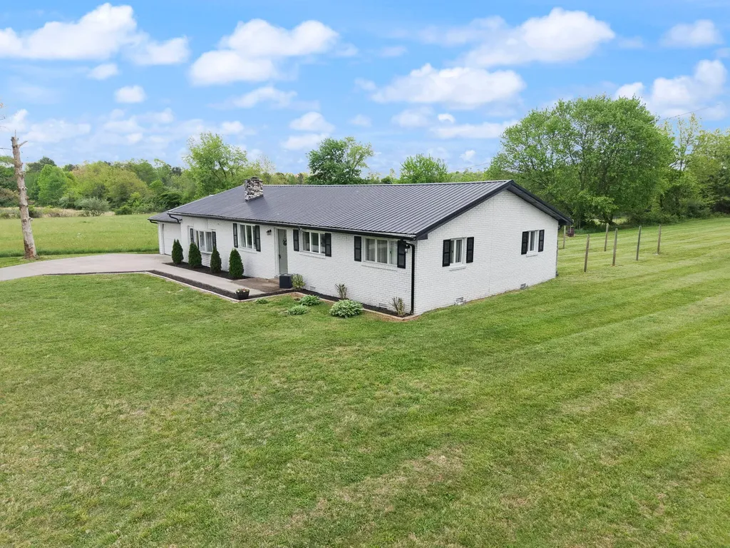 1726 Mildred Road Mckee KY 40447