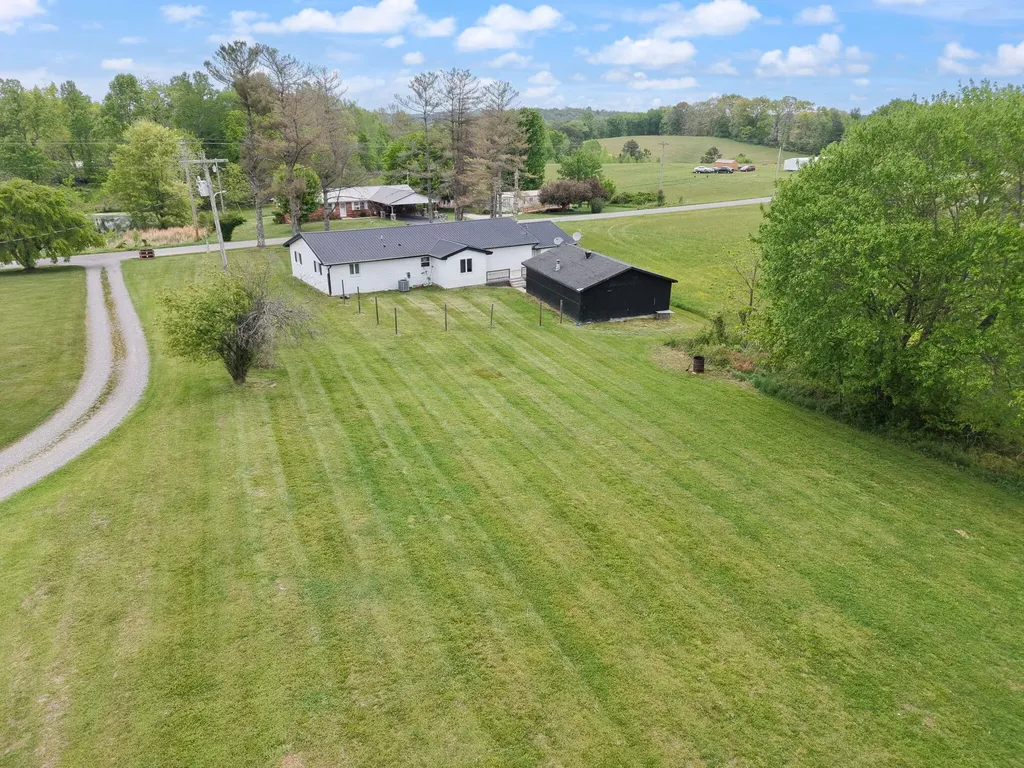 1726 Mildred Road Mckee KY 40447