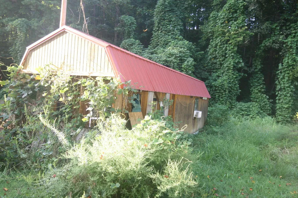 135 Kentucky 3445 Mckee KY 40447