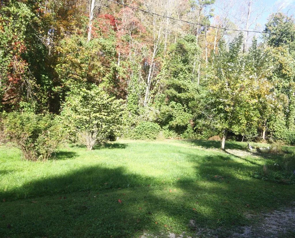 135 Kentucky 3445 Mckee KY 40447