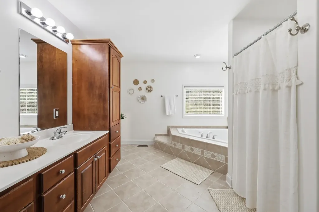 60 Crooked Hill Road London KY 40741