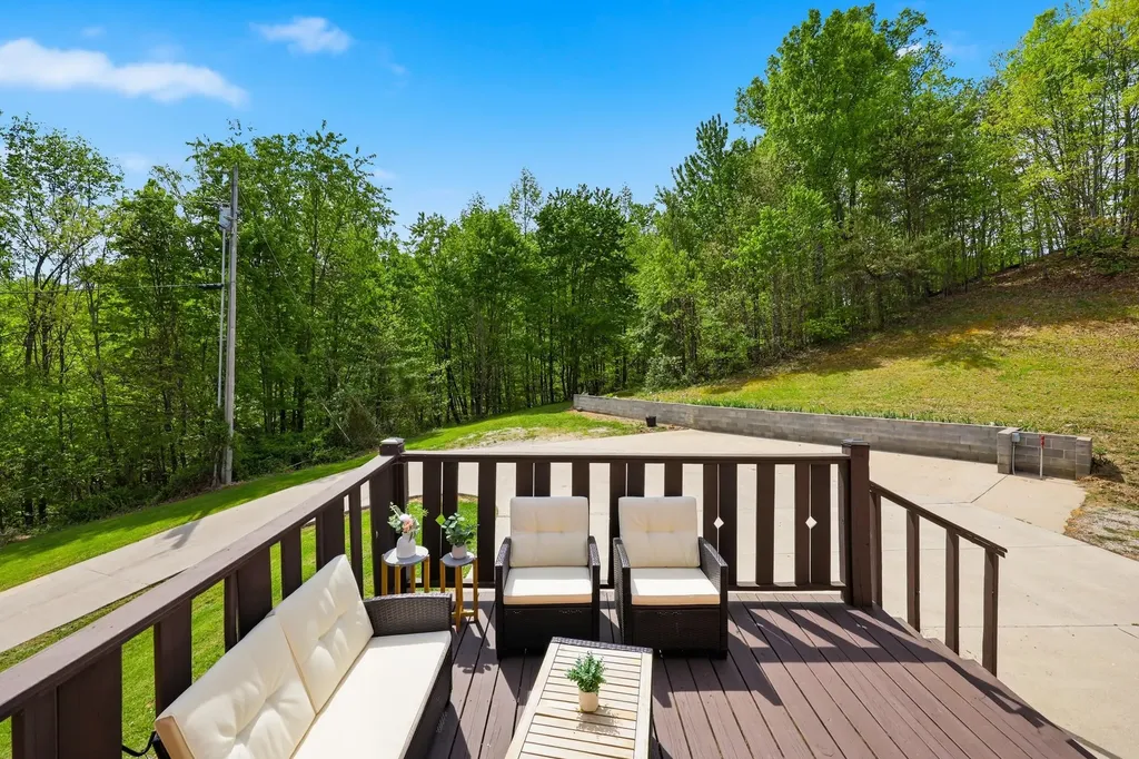60 Crooked Hill Road London KY 40741