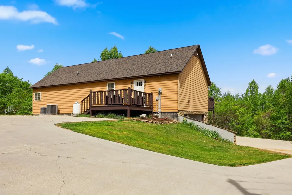 60 Crooked Hill Road London KY 40741