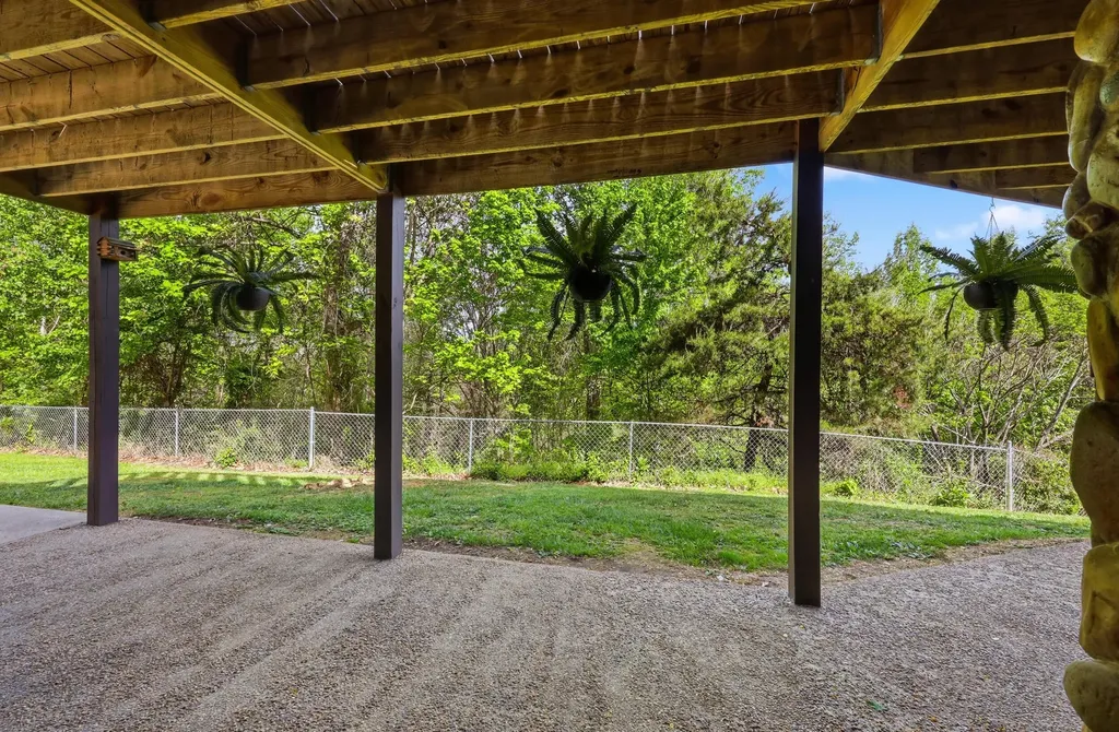 60 Crooked Hill Road London KY 40741