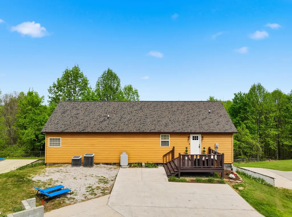 60 Crooked Hill Road London KY 40741